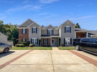 9065 Cinnabay Dr, Charlotte, NC 28216