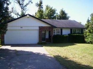 922 E Edgewood St, Springfield, MO 65807
