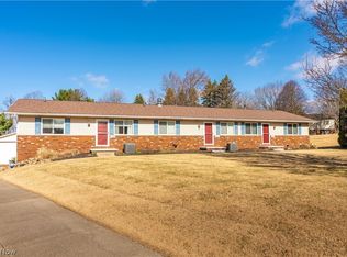 4522-4526 Camelot Cir, Uniontown, OH