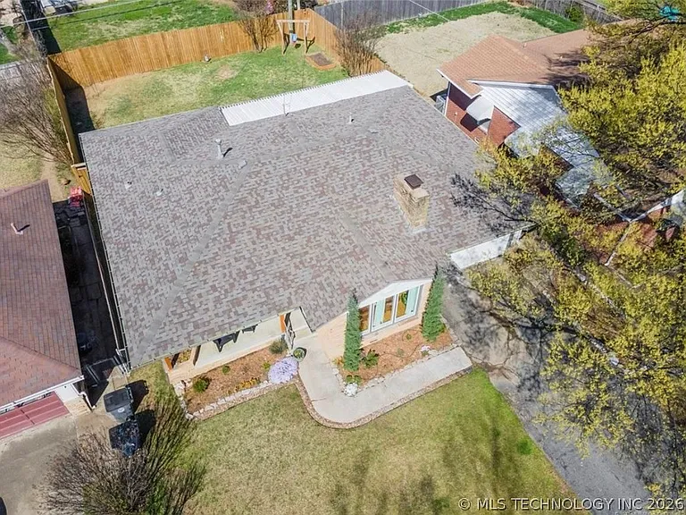 2426 S Louisville Ave — Photo 37