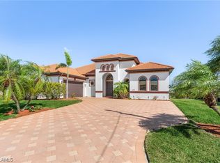 5345 Malaluka Ct, Cape Coral, FL 33904