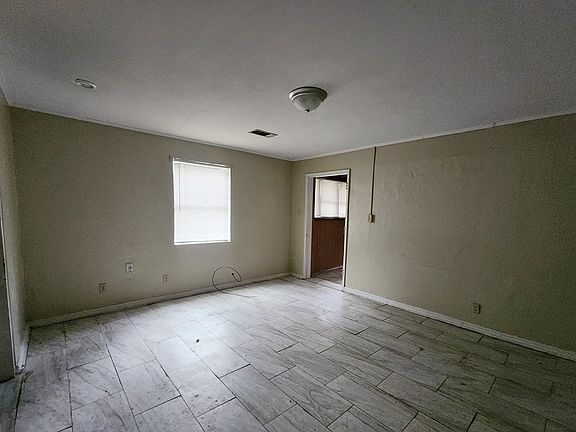 3rd image of 1410 Gillespie Ave