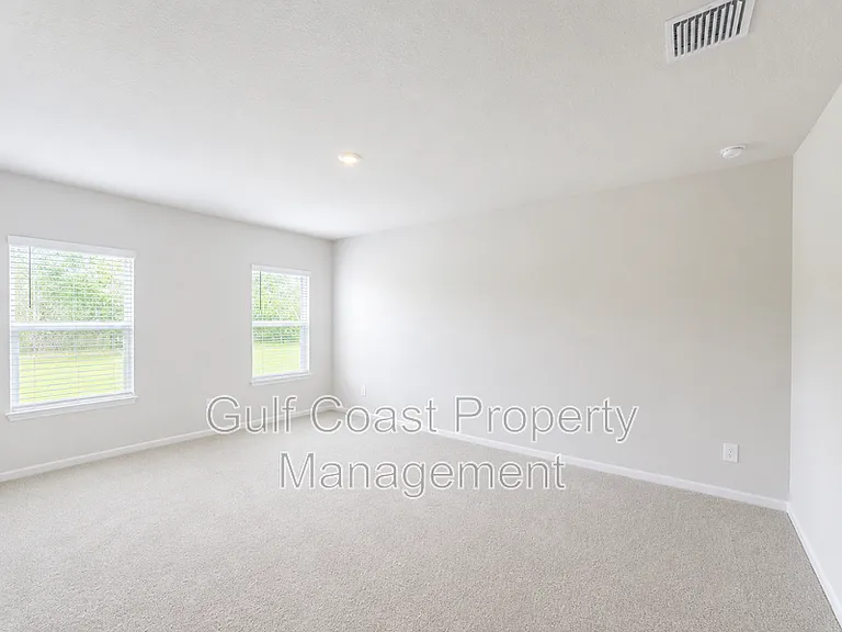 810 172nd Ct E — Photo 6