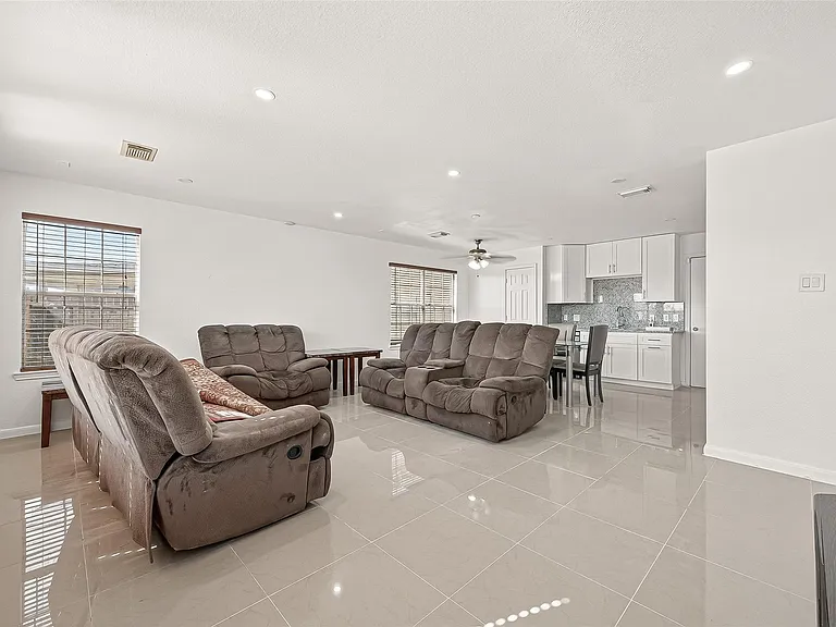 15707 Crooked Arrow Dr — Photo 3
