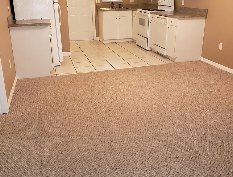 9328 N Travis Dr — Photo 3