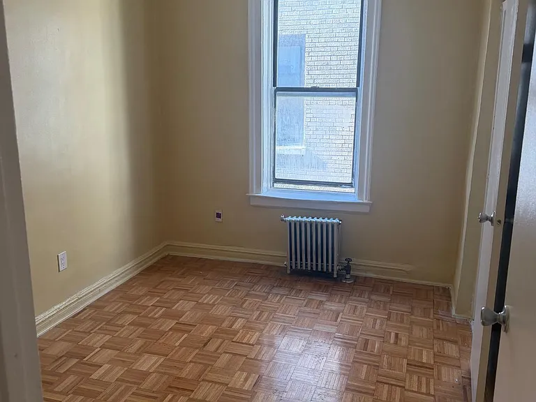 700 W 176th St #5E — Photo 4