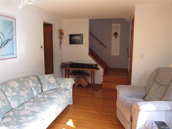 4th image of 146 Abbington Ave