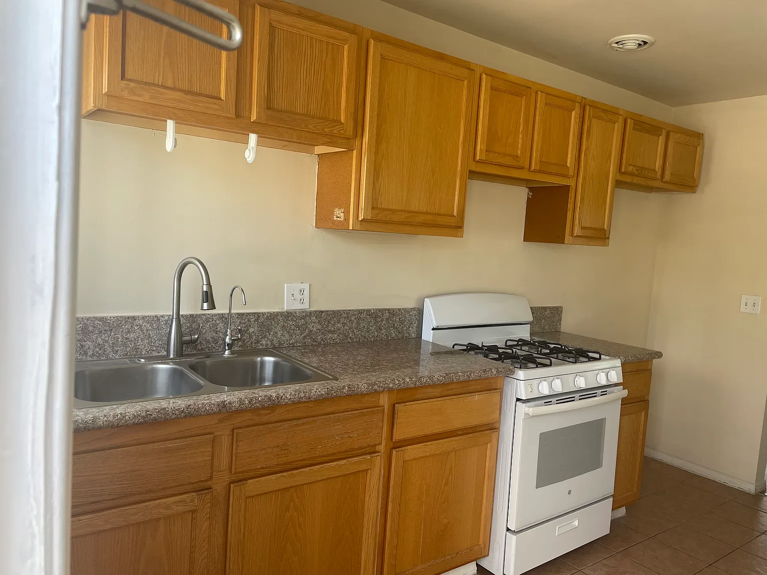 1 bed, $1,950 — Photo 4
