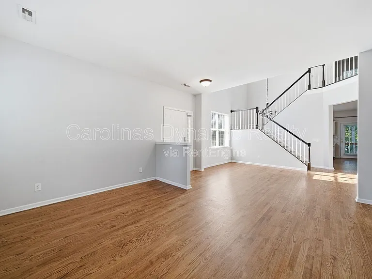17059 Commons Creek Dr — Photo 5
