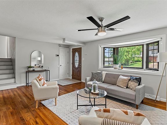5th image of 7752 Wooddale Ln