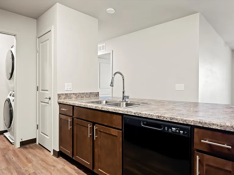 Lynne Village Apartments — Photo 50