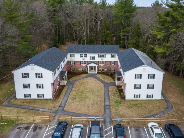 15 Woodland Dr APT 17, Litchfield, NH 03052
