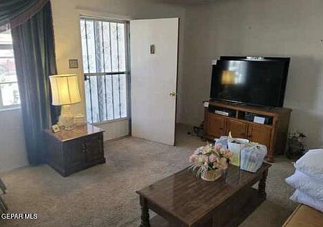 4th image of 1016 Atwood Dr