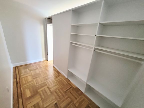 5th image of 680 E 224th St APT 3D