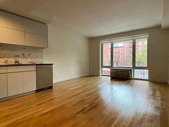 2nd image of 577 Baltic St #E2