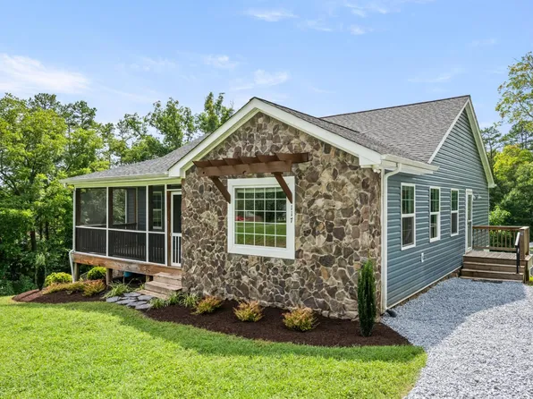 117 E Otter Ridge Dr, Forest, VA 24556
