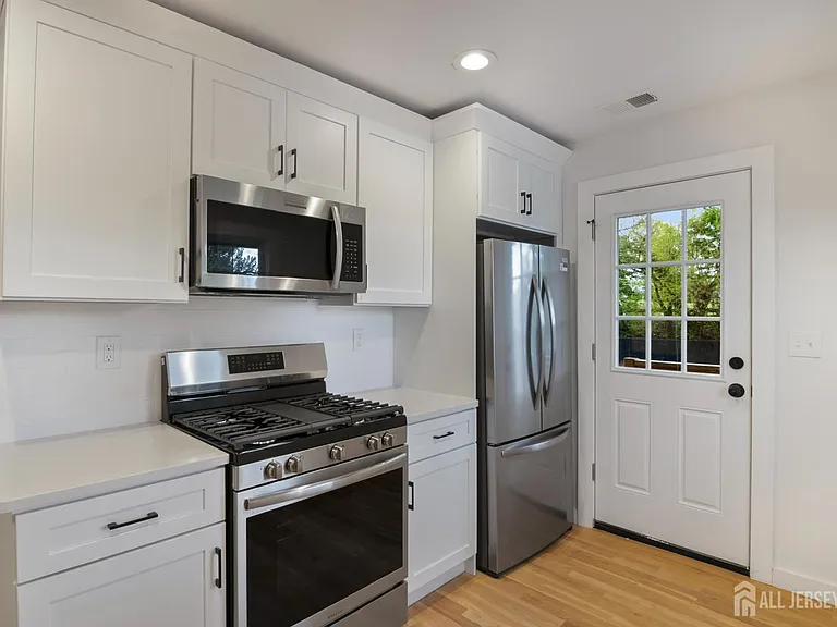 4 Morris Ave #2A — Photo 4
