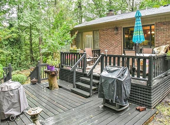 5th image of 440 Deerhaven Ln