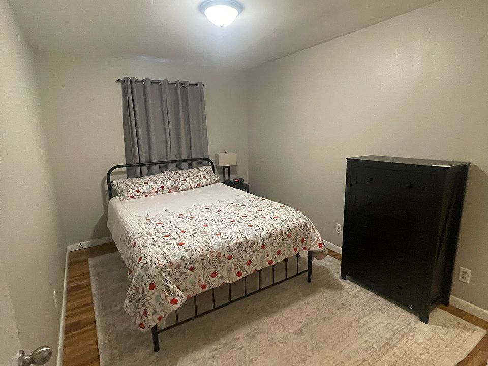 1st image of 1024 N Jefferson St APT B