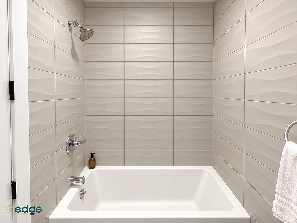 2nd image of 378 Lewis Ave #2