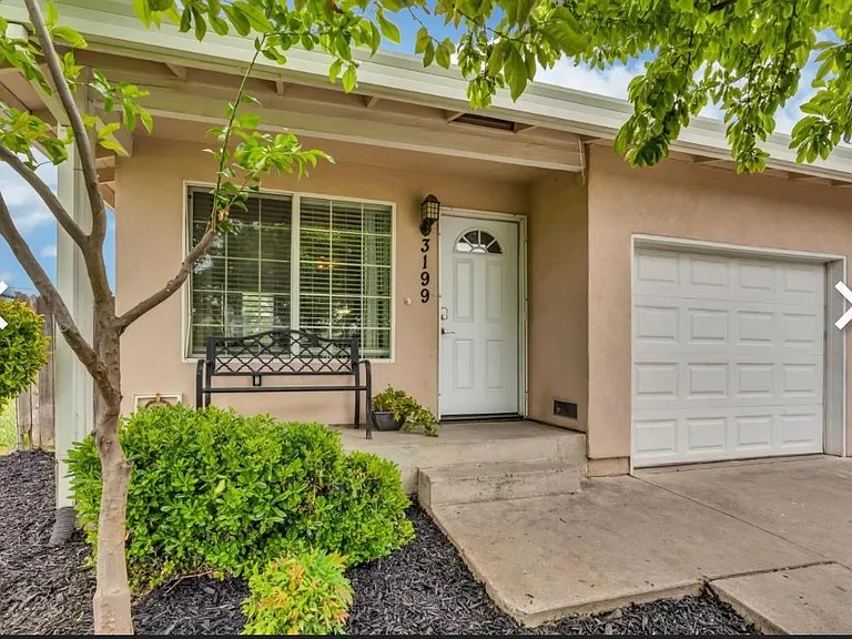 Front of 3199 Western Avenue Sacramento, CA 95838