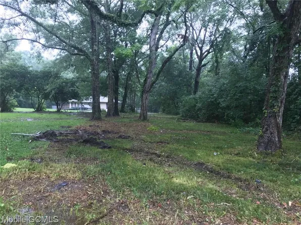 2157 Robinson Dr, Mobile, AL 36605