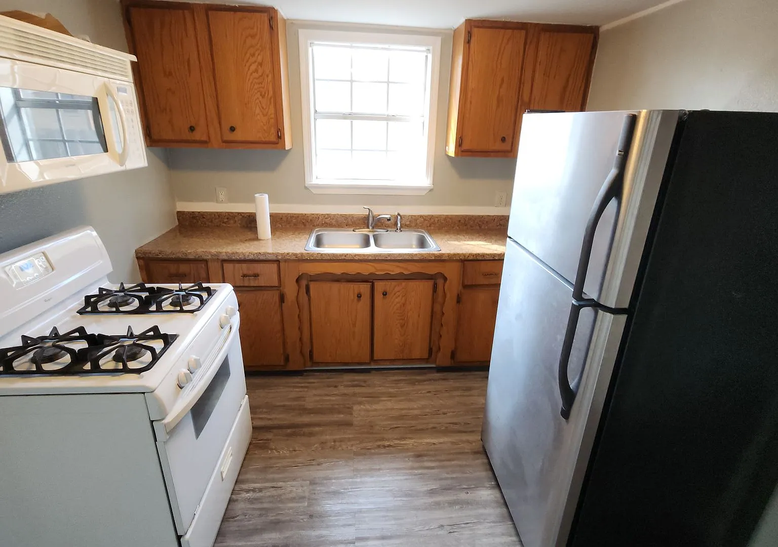 705 East 5th St. A & B — Photo 4