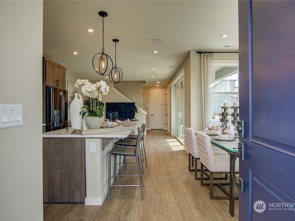4th image of 15513 207th Avenue E #173