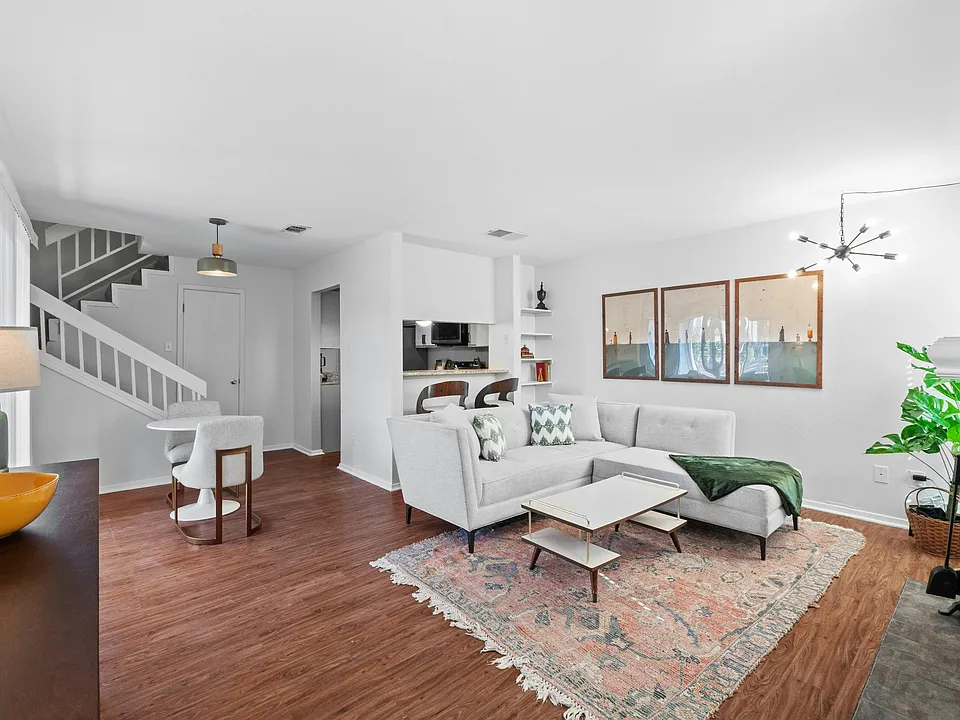2018 W Rundberg Ln #15B