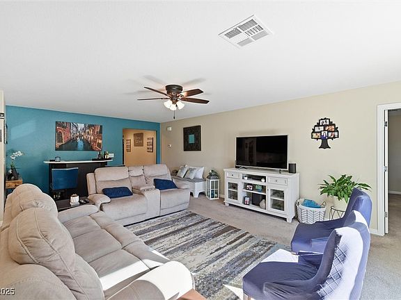 3rd image of 3835 E Sedgwick Ave