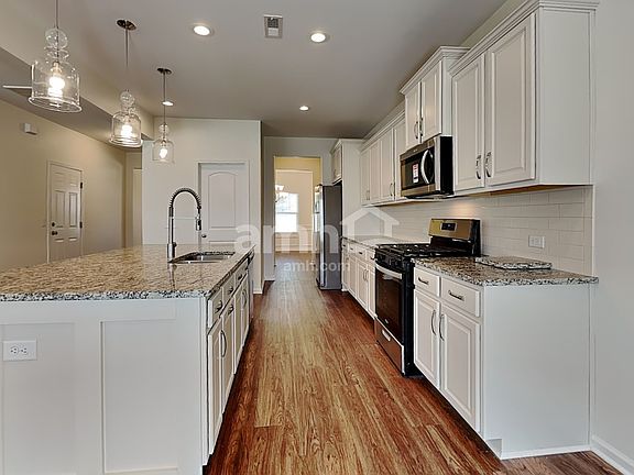 3rd image of 5705 Oak Gate Dr