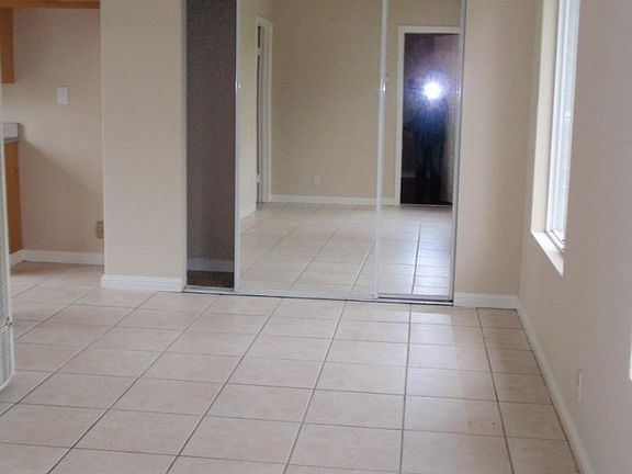 5th image of 824 Leyte Ct #1