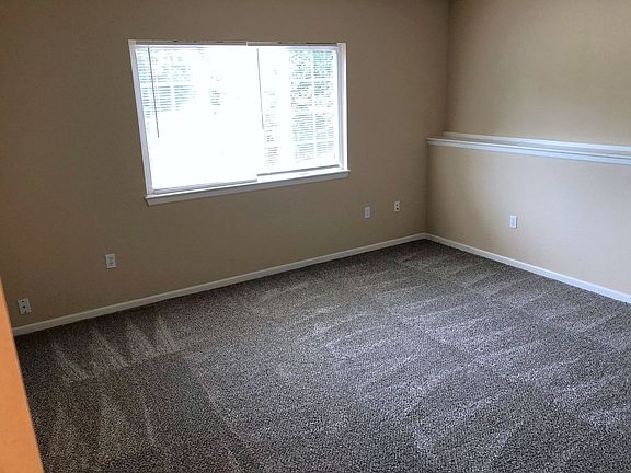 5th image of 108 Logan St APT A