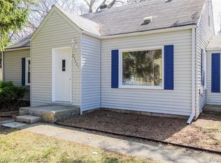 29661 Five Mile Rd, Livonia, MI 48154