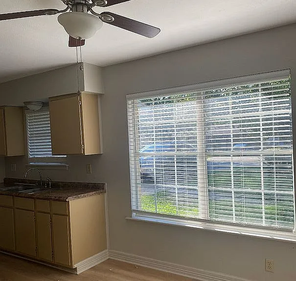 505 Candlelight Ln — Photo 5