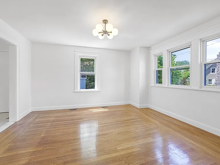 135 E Linden Ave — Photo 27
