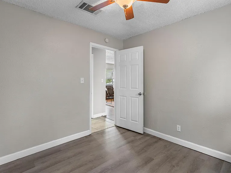203 E Anderson Ave #A — Photo 17