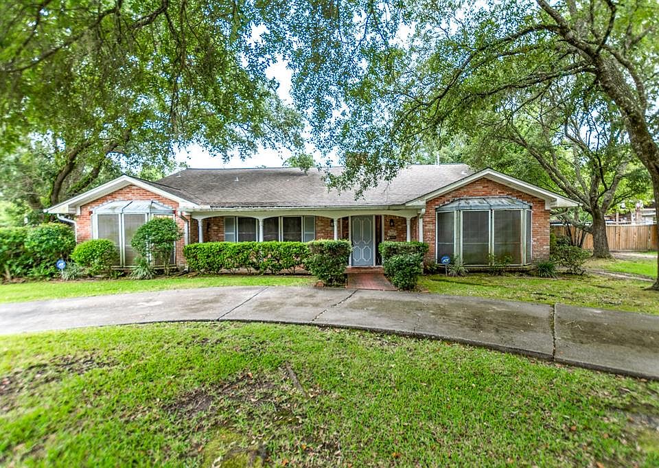 1st image of 1803 Southwood Dr