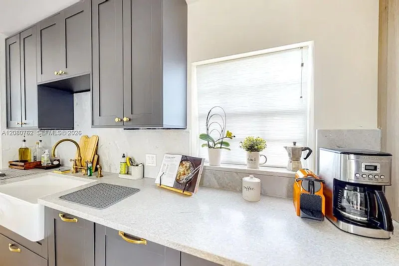 5751 SW 11th St Unit 5751 — Photo 4