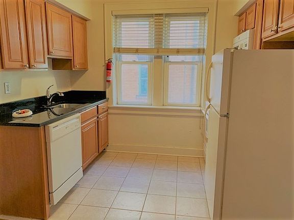 3rd image of 2728 Broadway Ave APT 5