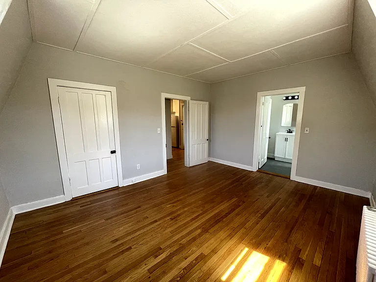 4 Main St #5 — Photo 16