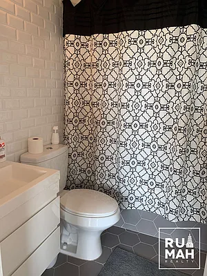 Rented by Rumah Realty Inc | media 14