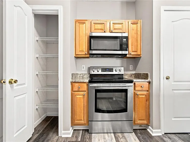 10467 Villa View Cir #10467 — Photo 8