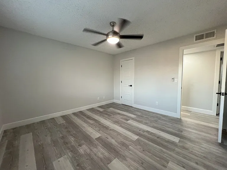 3614 W Tulsa St — Photo 23