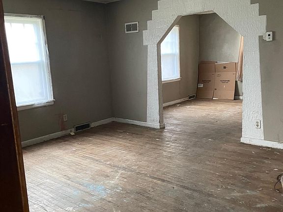 5th image of 1131 N Kaley St