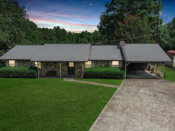 1201 Garden Rd, Hooks, TX 75561