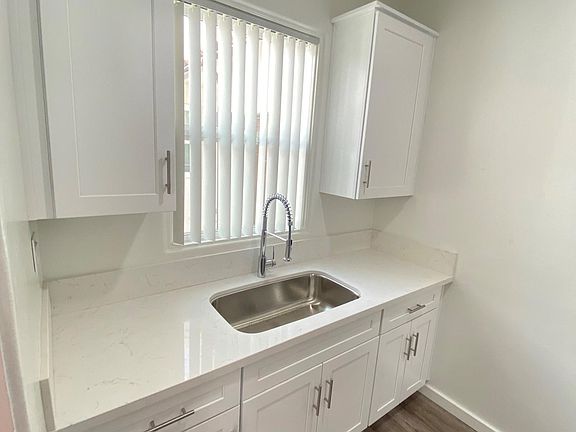 4th image of 2969 E St