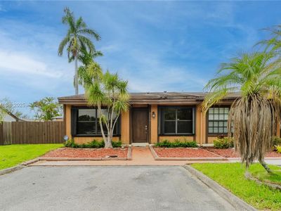 2290 Oak Ct, Pembroke Pines, FL, 33026