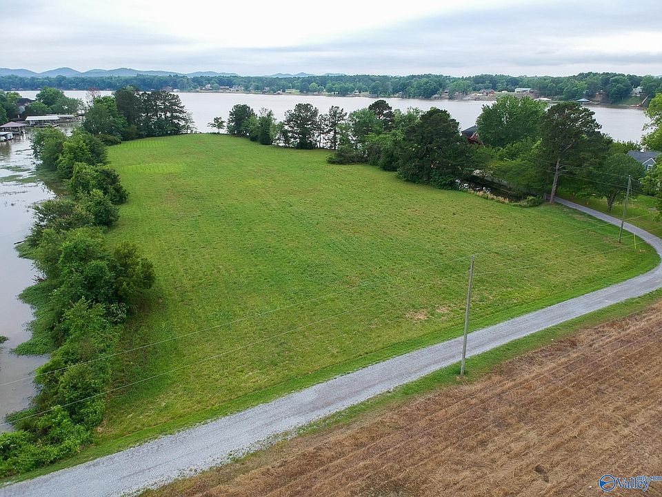 2nd image of 89 Hood Dr