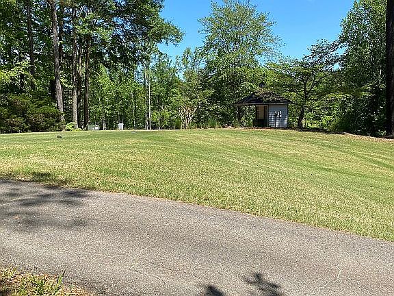 3rd image of 125 Golfview Club Dr